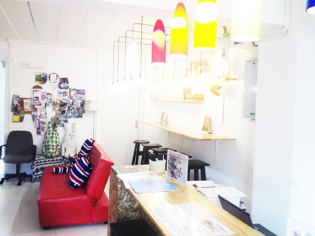 Safe And Sound Hostel 치앙마이 외부 사진