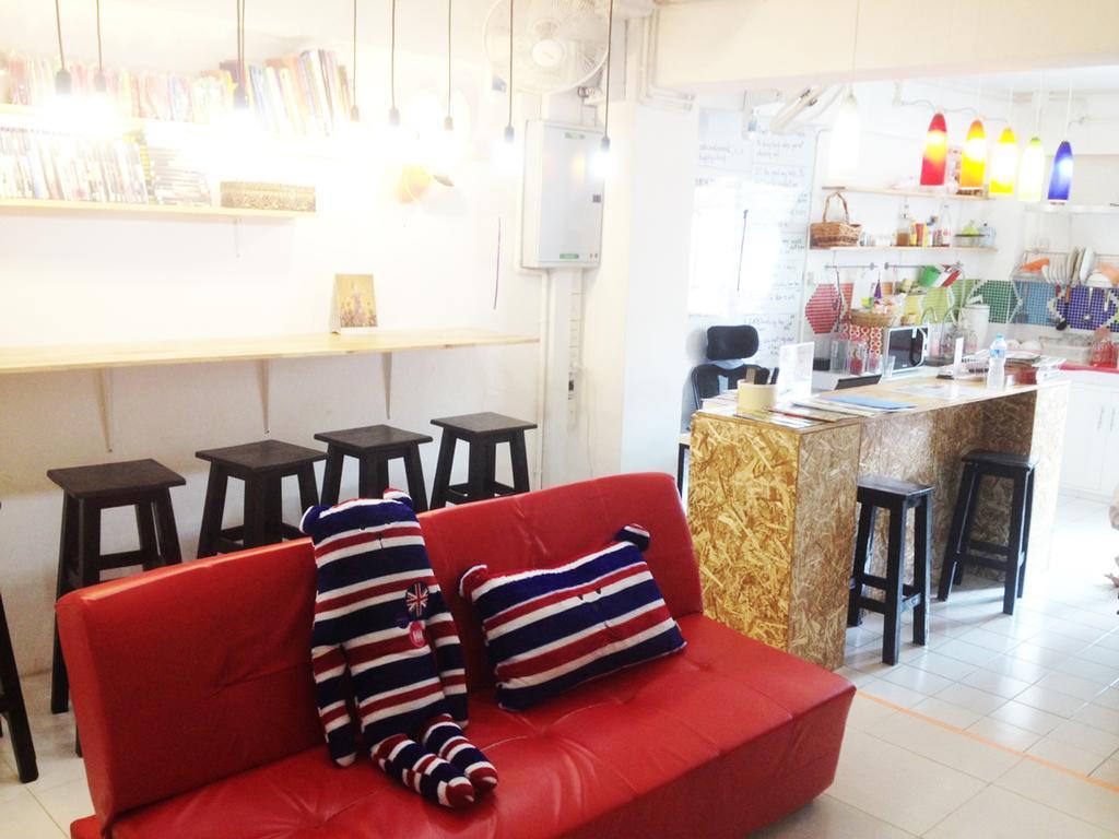 Safe And Sound Hostel 치앙마이 외부 사진
