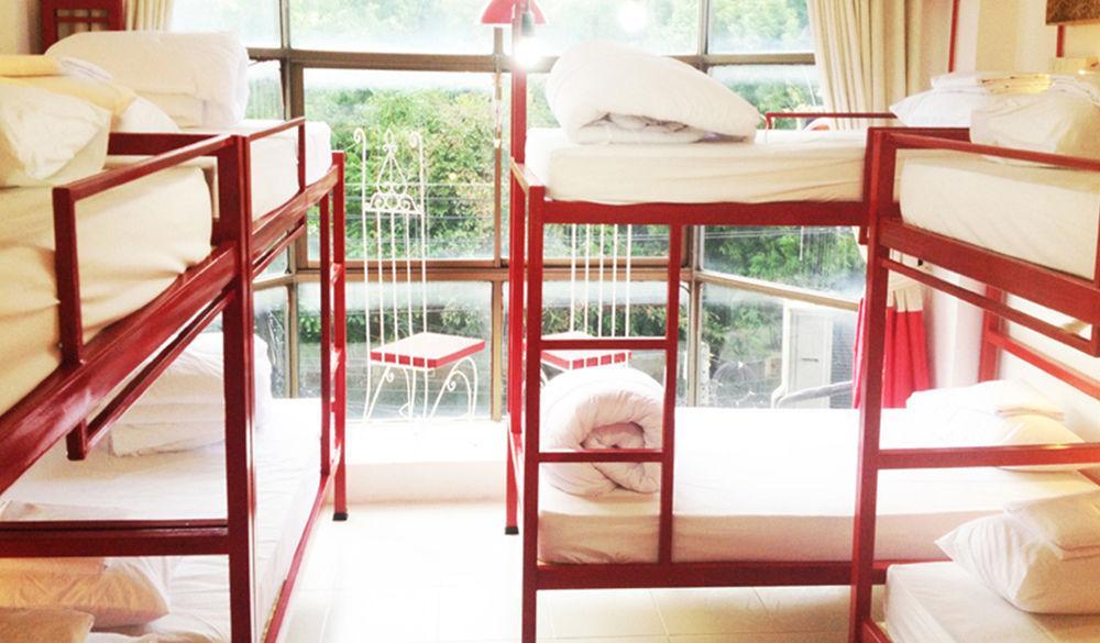 Safe And Sound Hostel 치앙마이 외부 사진