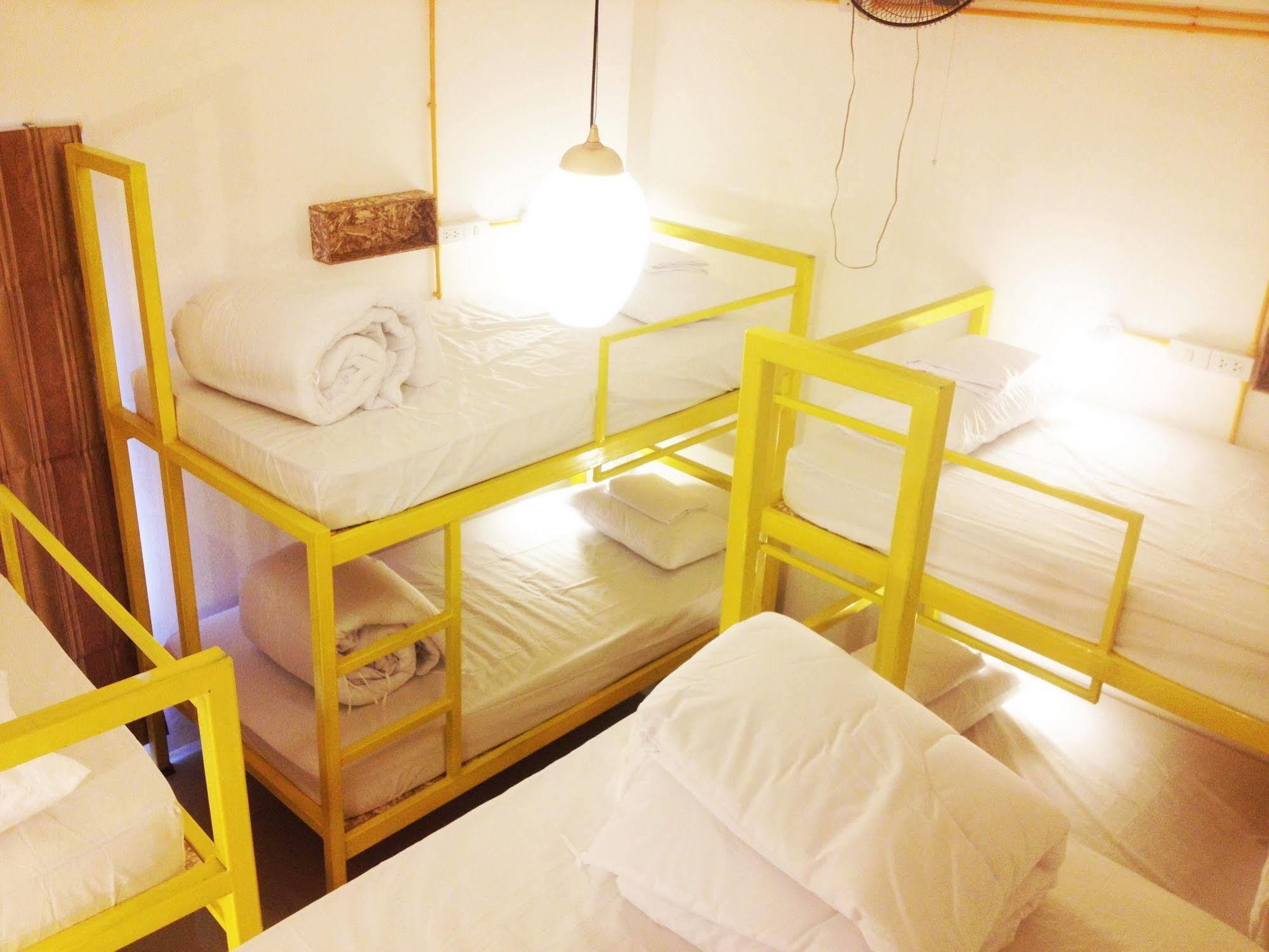 Safe And Sound Hostel 치앙마이 외부 사진