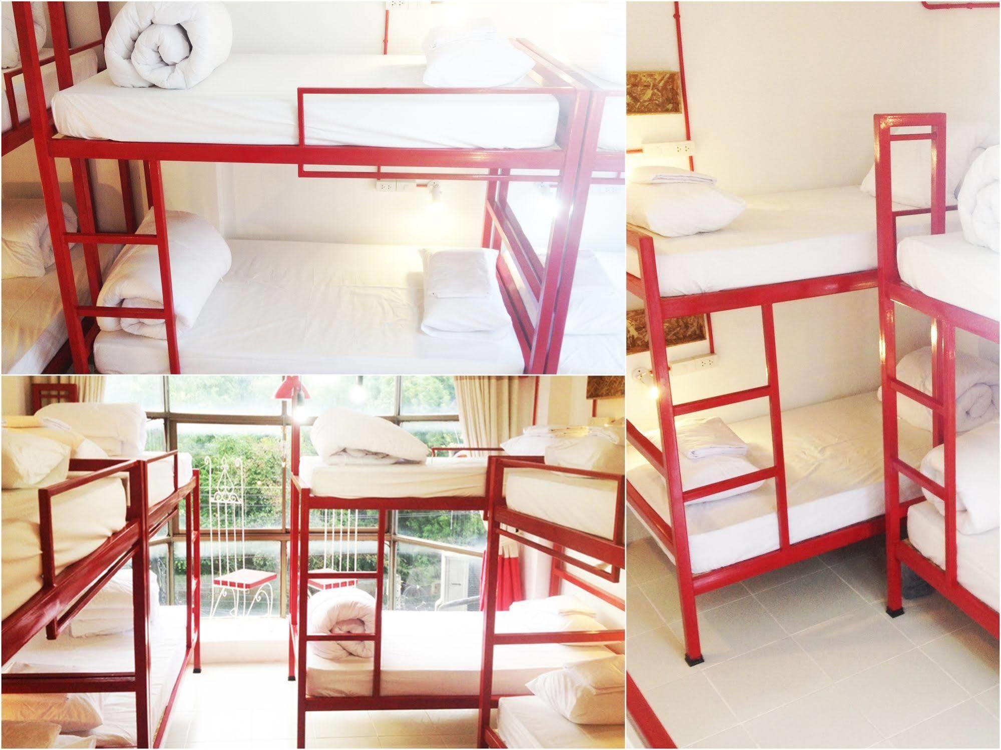 Safe And Sound Hostel 치앙마이 외부 사진