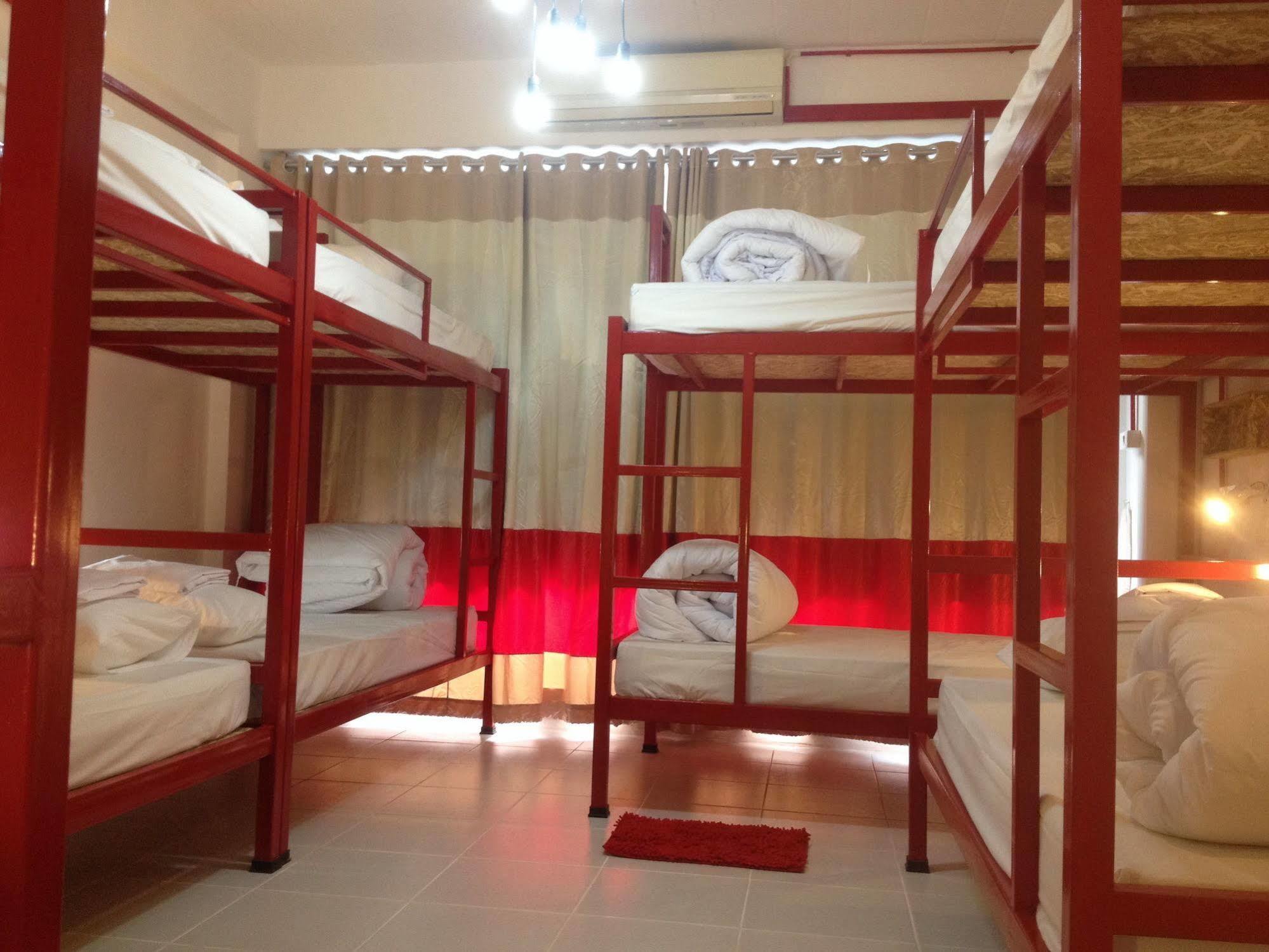 Safe And Sound Hostel 치앙마이 외부 사진