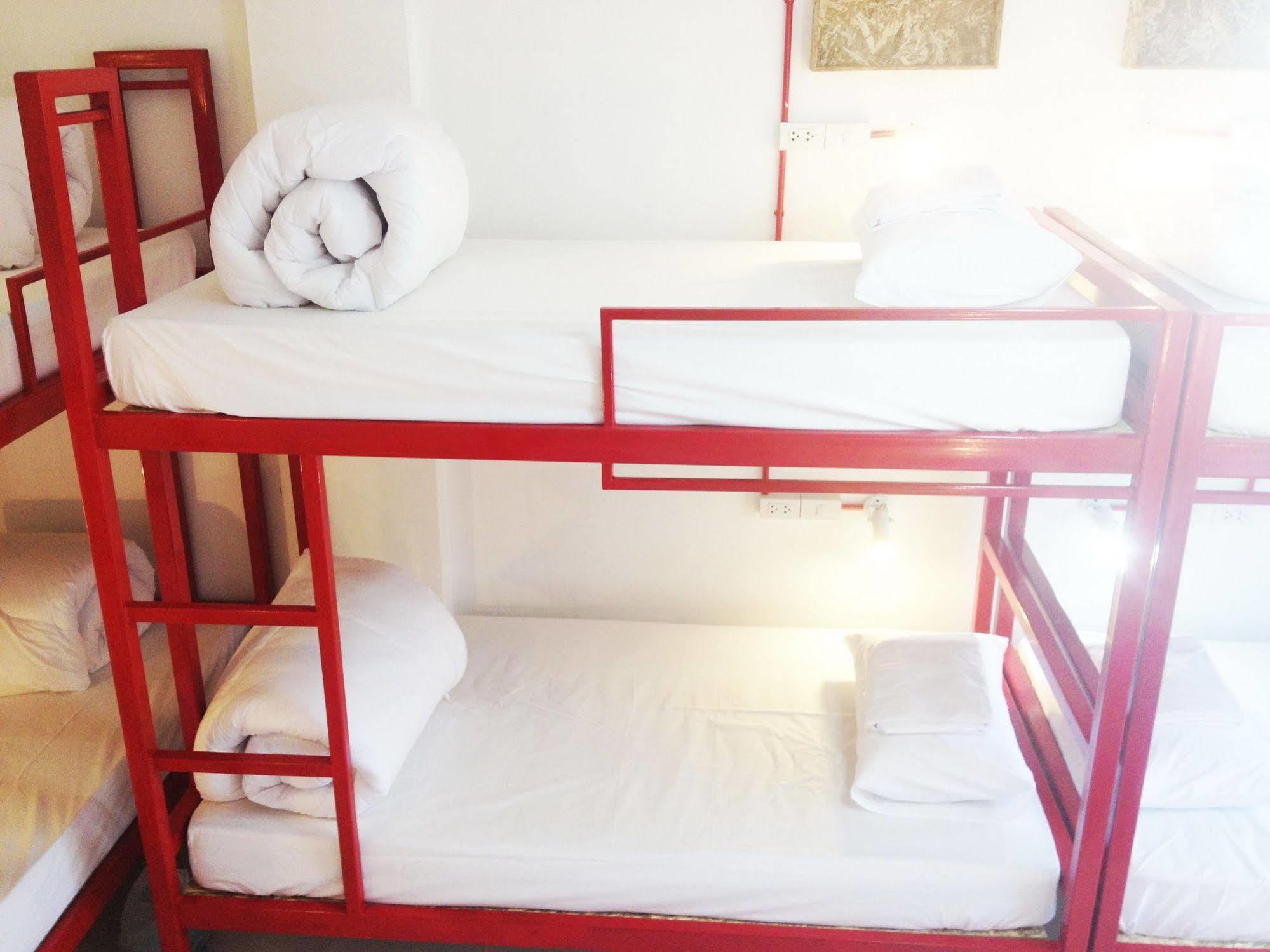 Safe And Sound Hostel 치앙마이 외부 사진