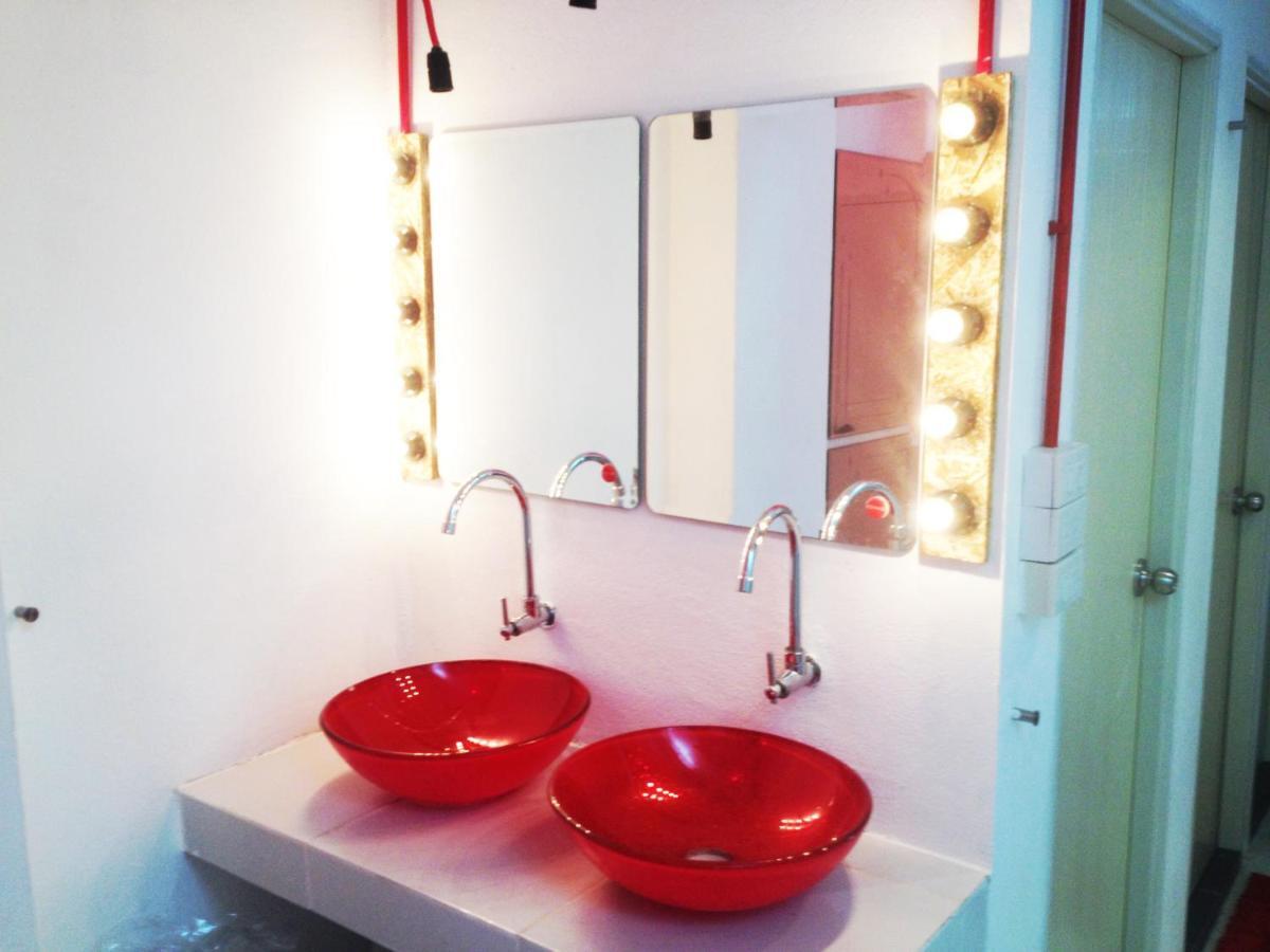 Safe And Sound Hostel 치앙마이 외부 사진